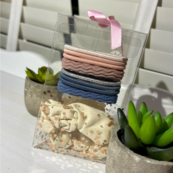 VALENTINE'S DAY GIFT SET ($200 Value) - Picture 8 of 9